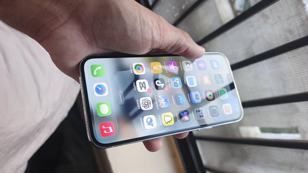 Apple iPhone 13 Pro Max 4
