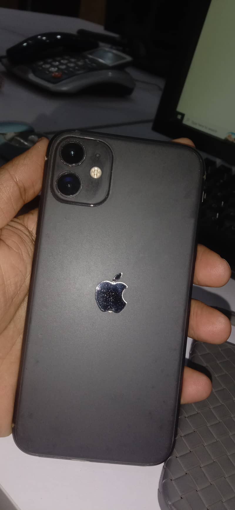 Apple iPhone 11 0