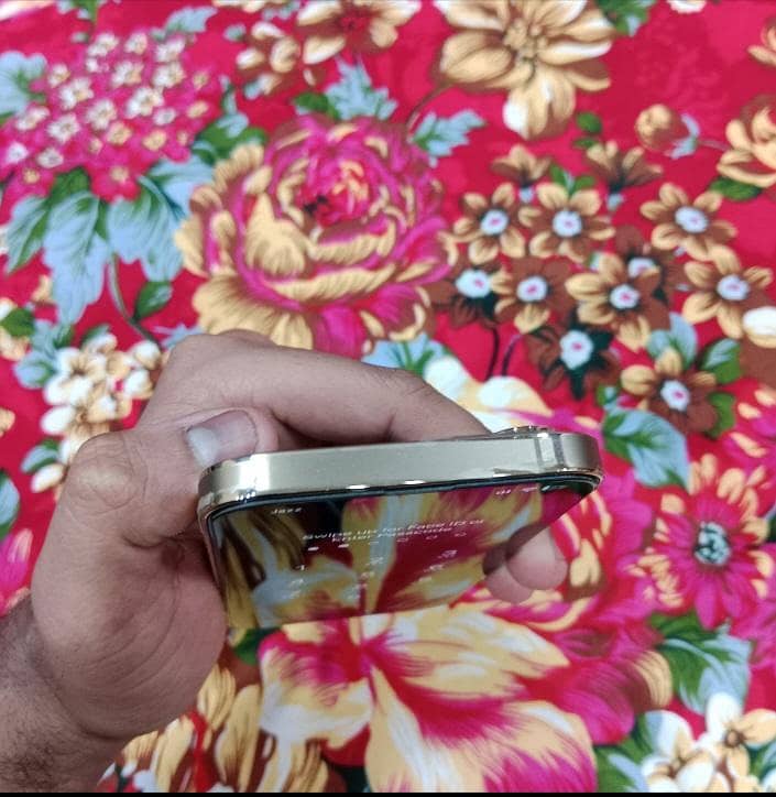 Apple iPhone 13 Pro 3