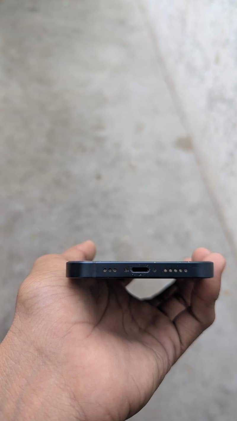 Apple iPhone 13 2