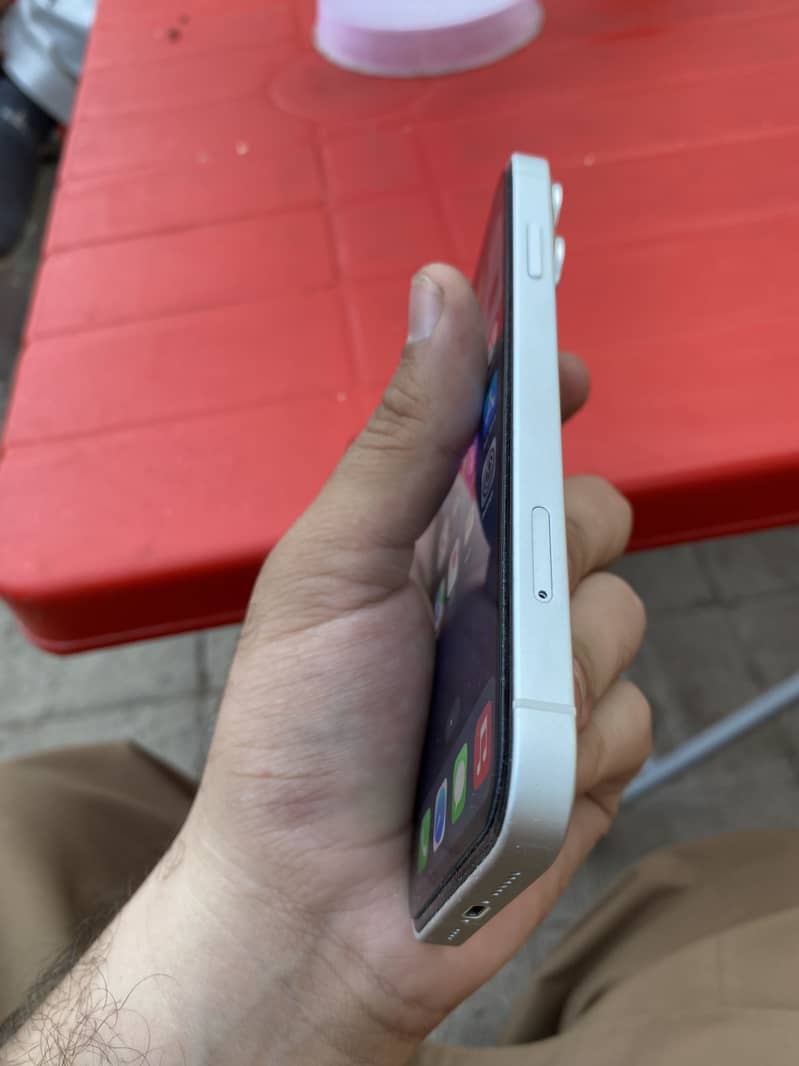 Apple iPhone XR 4