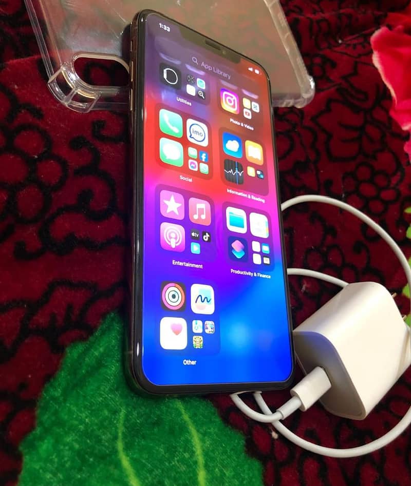 Apple iPhone XS Max 1