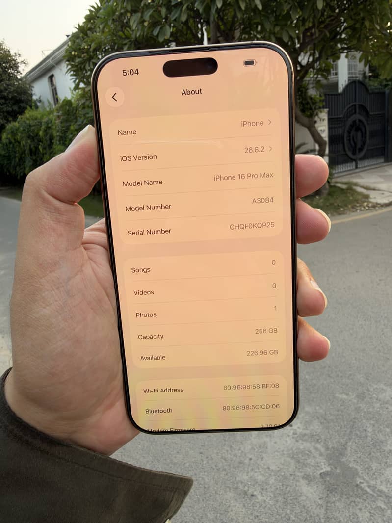 Apple iPhone 16 Pro Max 6