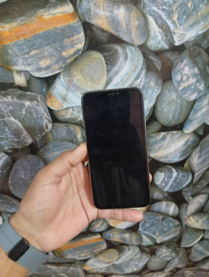 Apple iPhone X 4