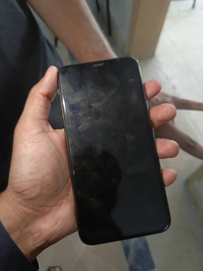 Apple iPhone 11 Pro Max 3