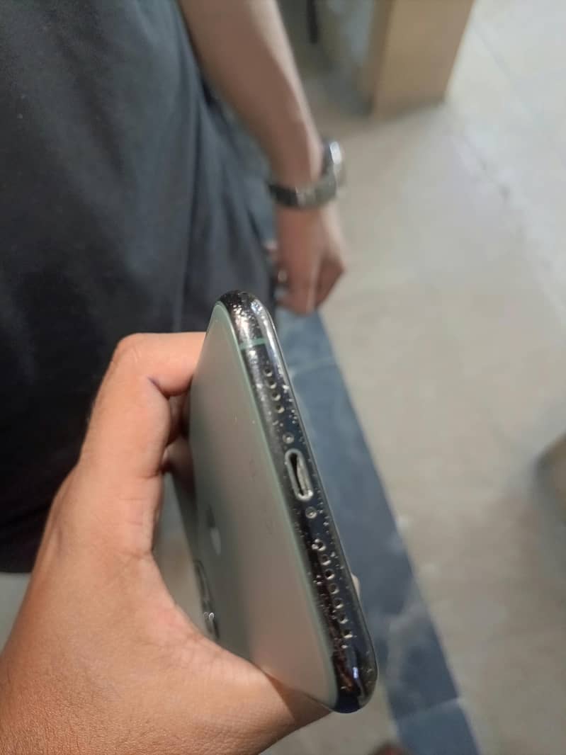 Apple iPhone 11 Pro Max 4