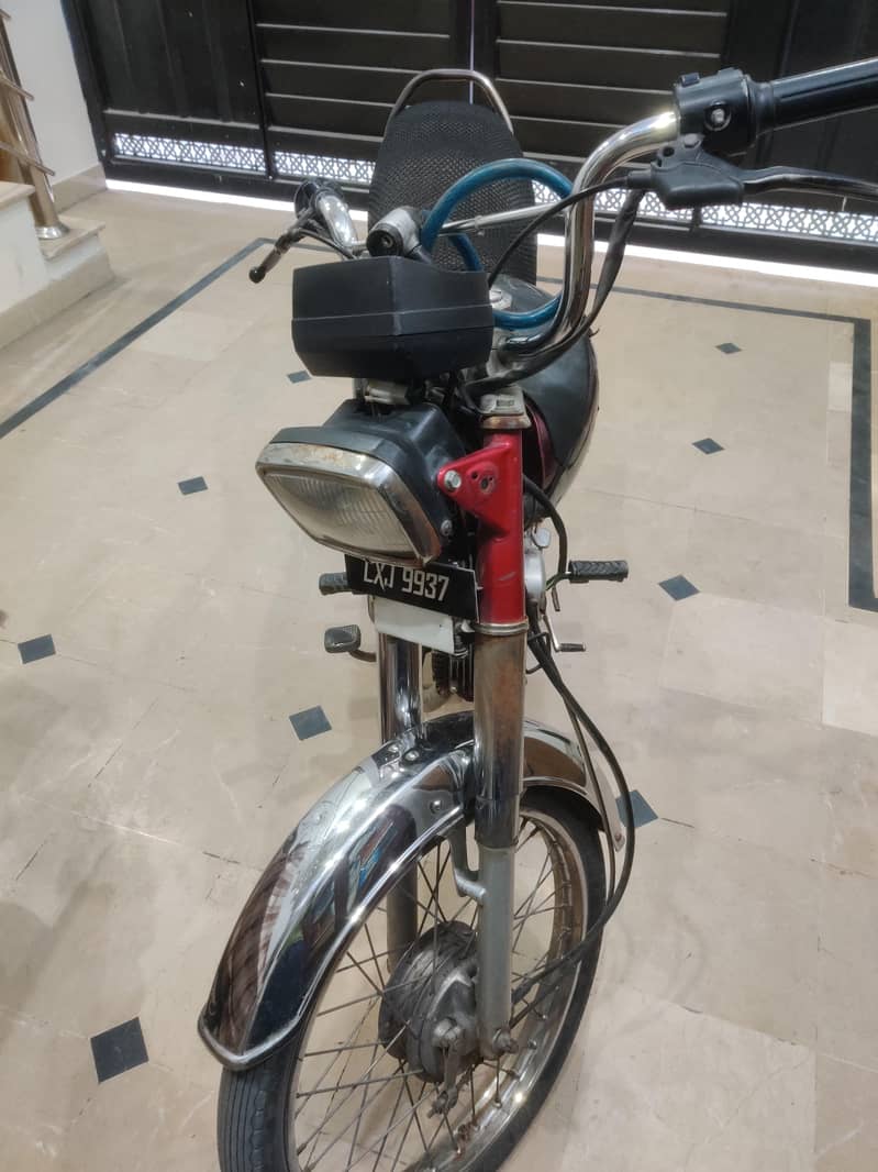 Honda CD70/2000 model 3