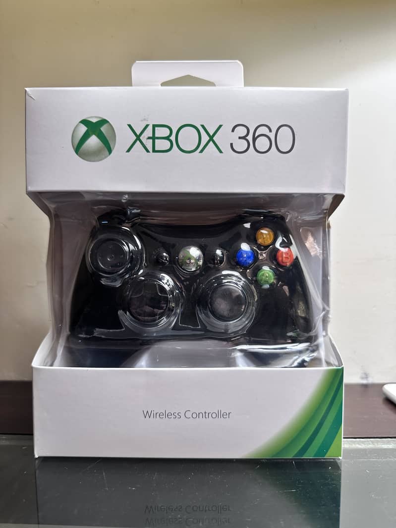Xbox 360 Slim with multiple accessories 8