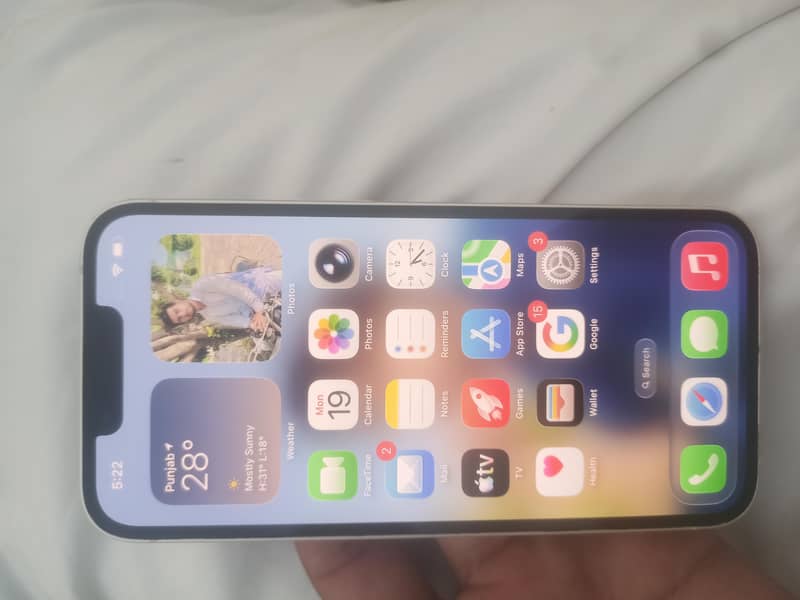 Apple iPhone 13 1