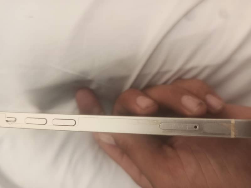 Apple iPhone 13 3