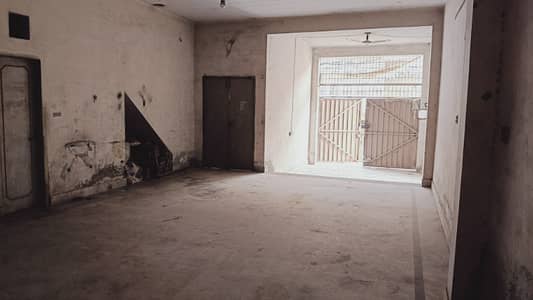 4 marla hall available for rent at jhang road