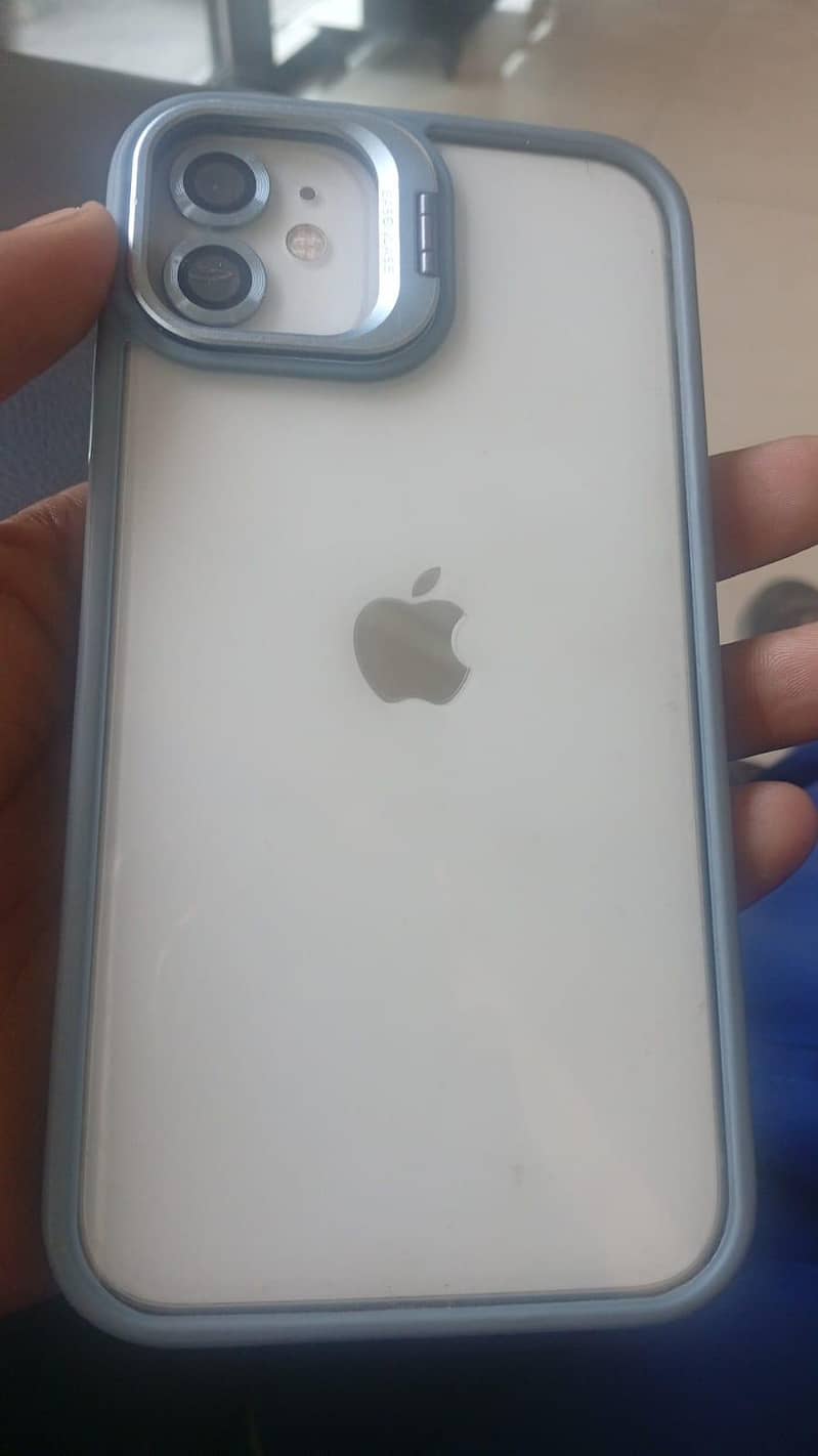 iPhone 11 3