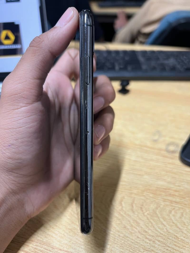 Apple iPhone X 6