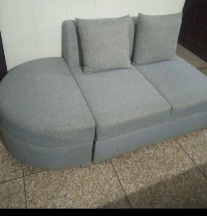 L shape sofa with tabel 0