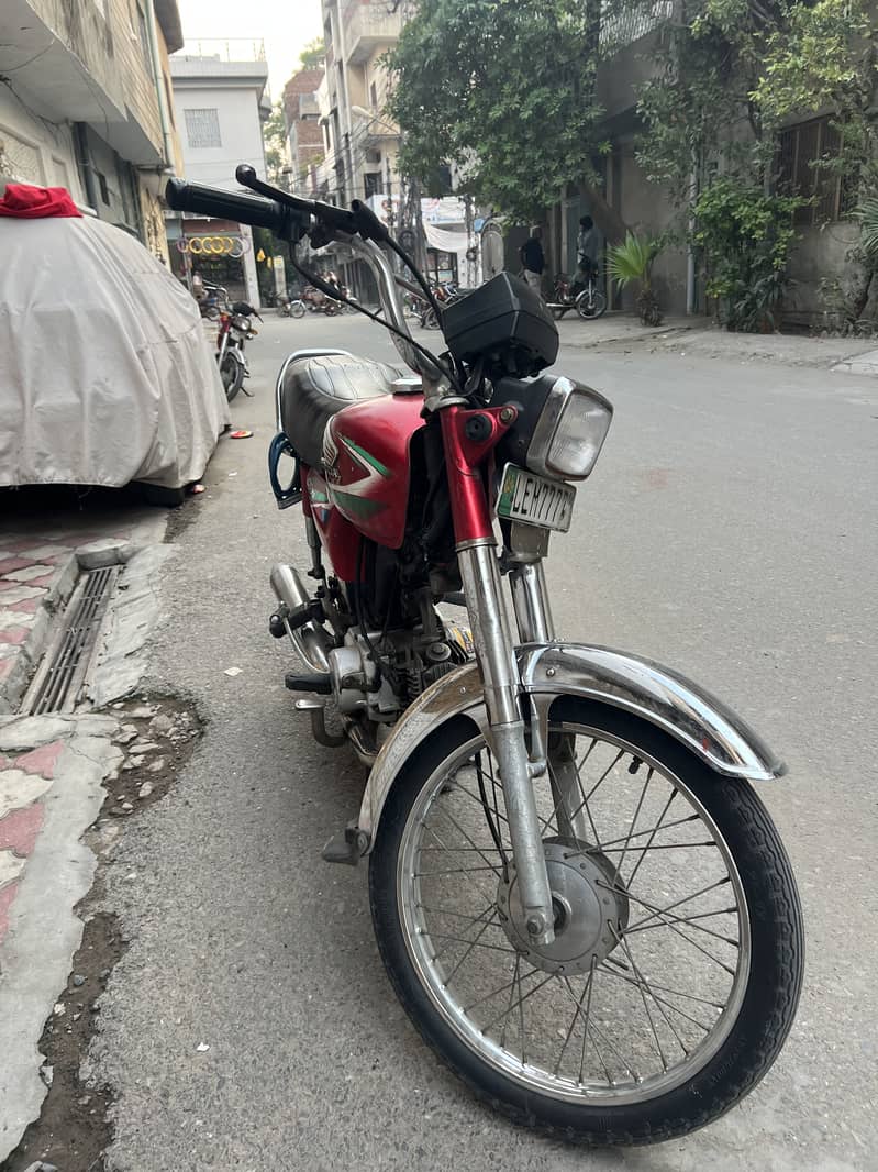 HONDA CD70 (2016 model) 3