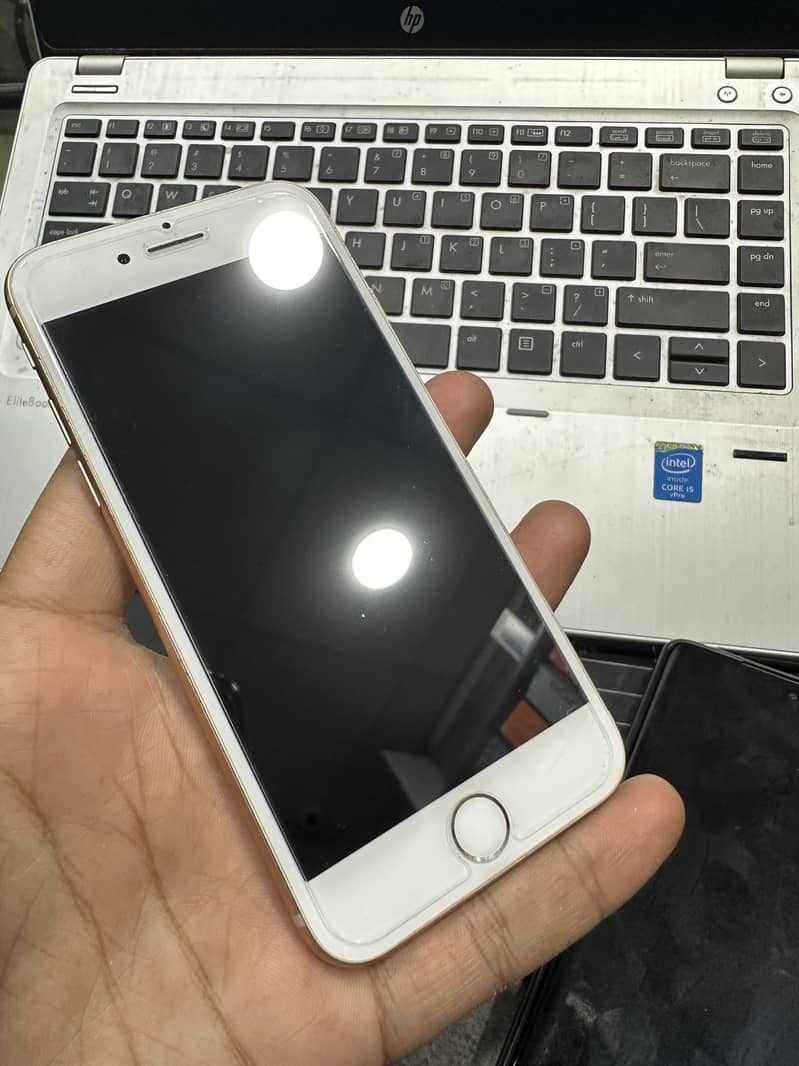 Apple iPhone 8 with box 1