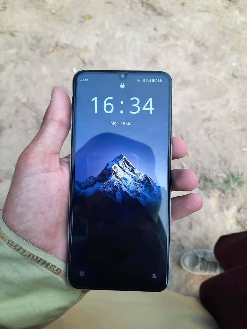 Realme C51 1