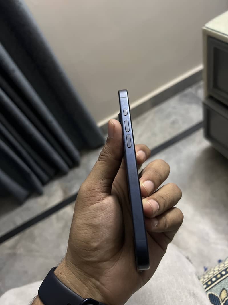 Apple iPhone 15 Pro 3