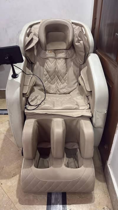 The JC Buckman RefreshUs Plus Massage Chair