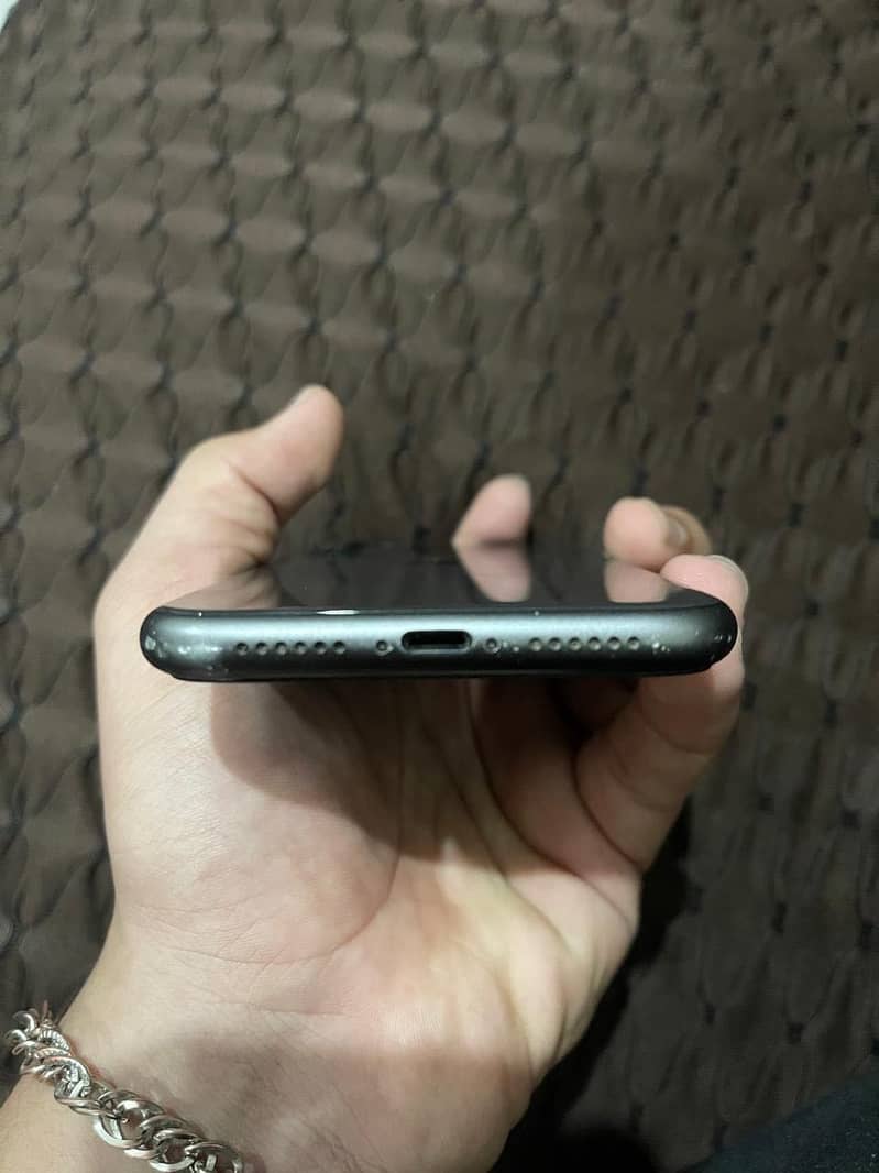Apple iPhone 11 5