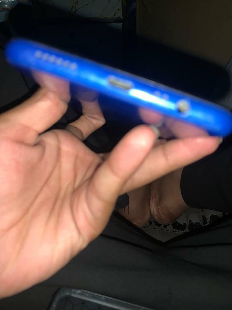 OPPO A3s 4