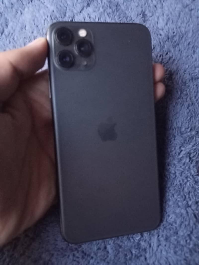 Apple iPhone 11 Pro Max 1