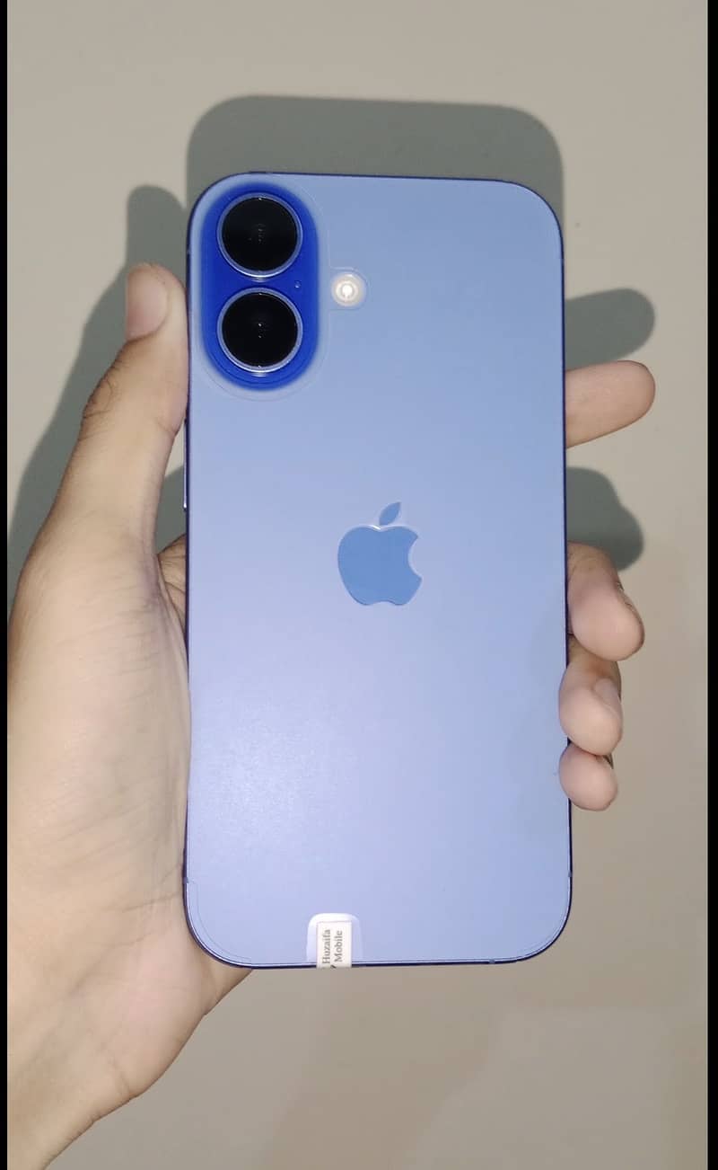 Apple iPhone 16 1