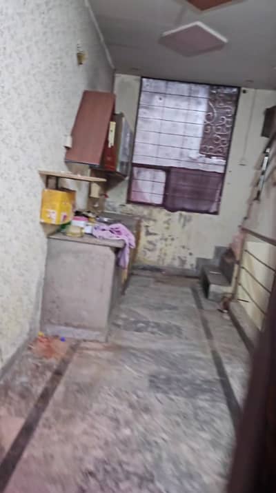 1.5 marla house rent b block sabzazar