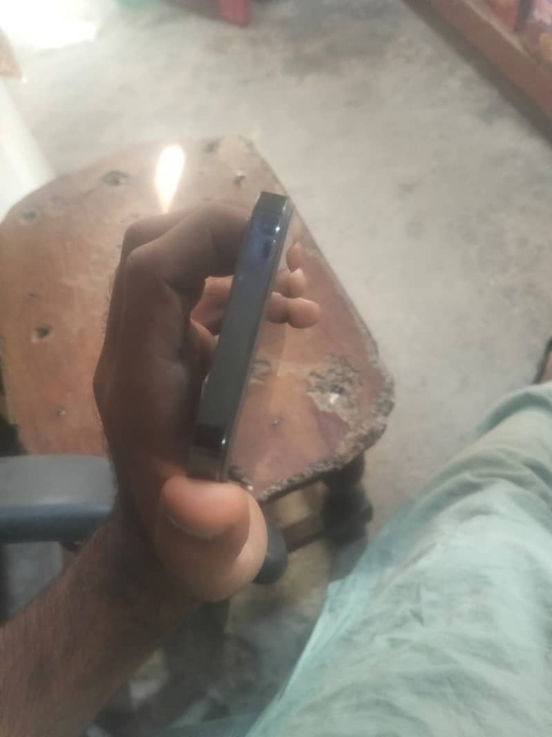 Apple iPhone 12 Pro 2