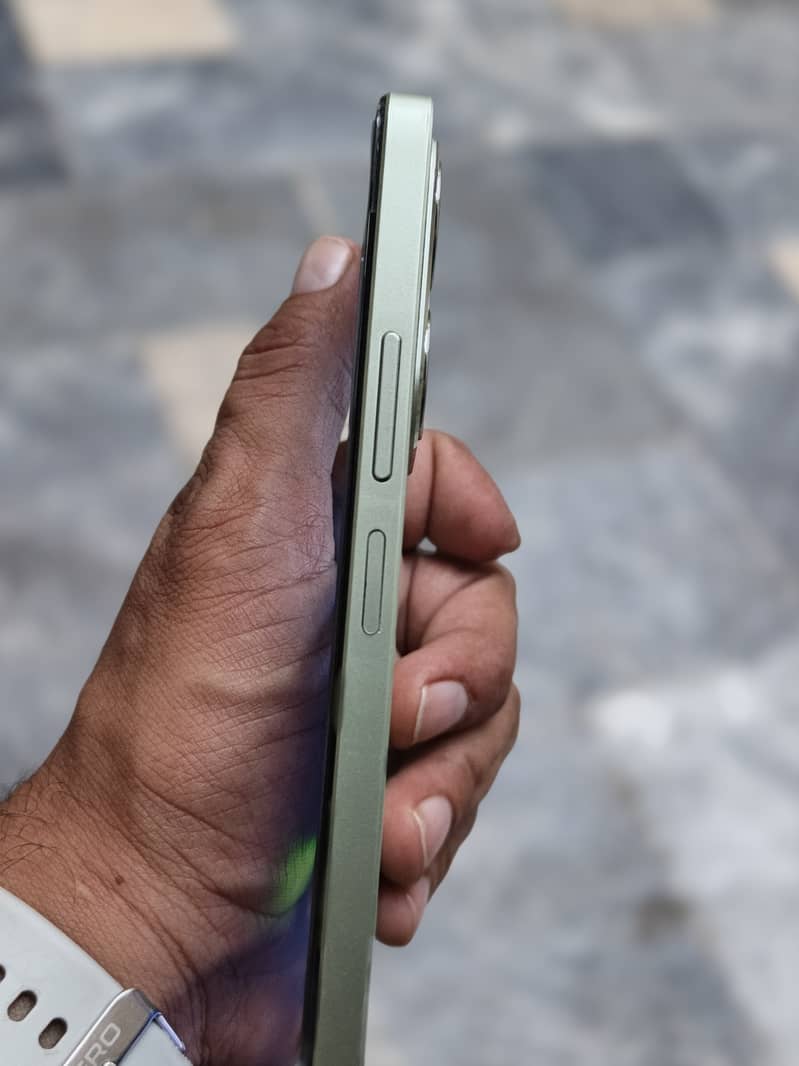 Realme C63 3