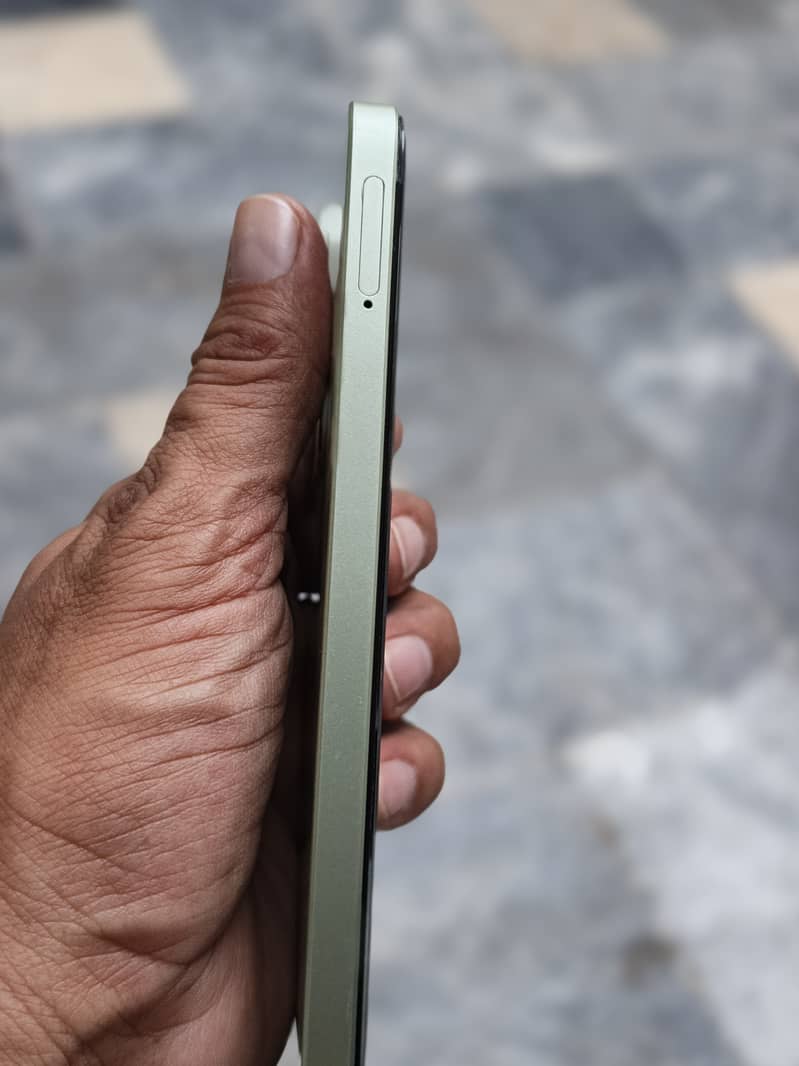 Realme C63 4