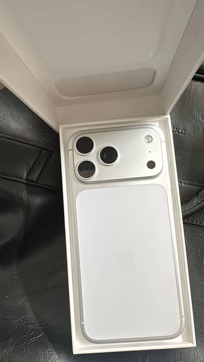 Apple iPhone 17 Pro Max bh100%