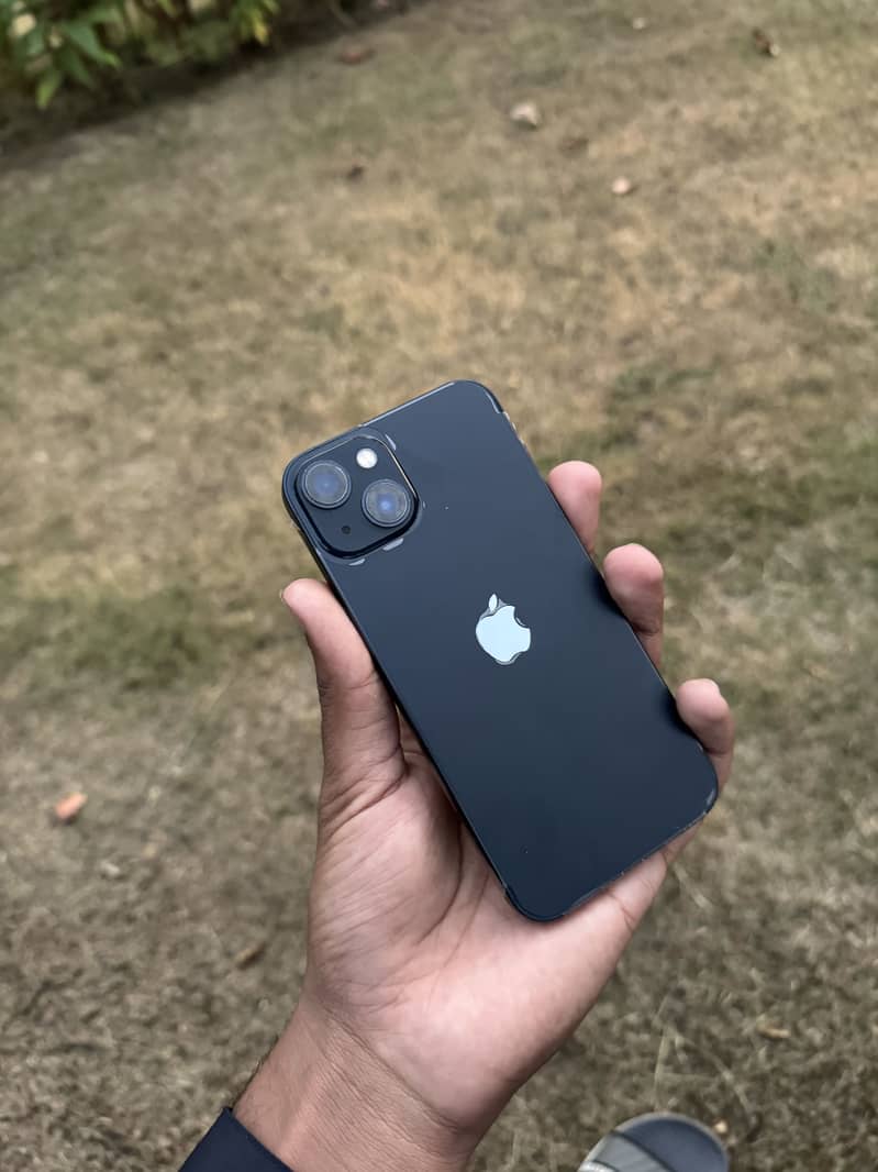 Apple iPhone 13 5