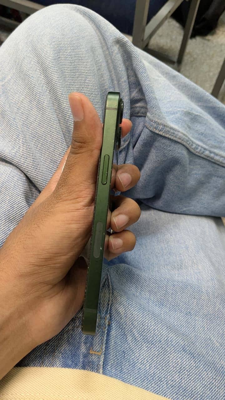 Apple iPhone 13 1