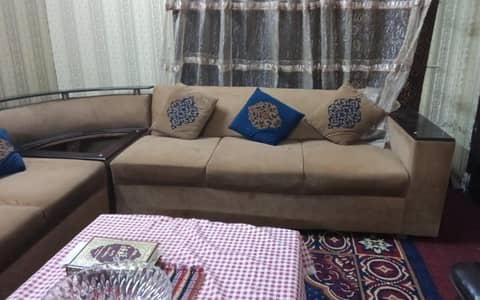 L shaped 7 seater excellent condition with covers