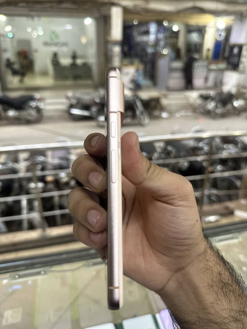 Google Pixel 8 2