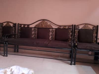 Iron sofa set  condition 10/9