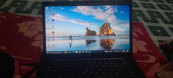 Dell Latitude 7480 Core i5 uth Gen 8GB 256GB SSD 6 TO 7 HOUR BATTERY