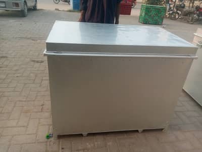*heavy duty lohay ki peti iron trunk shadi k saman k liye*