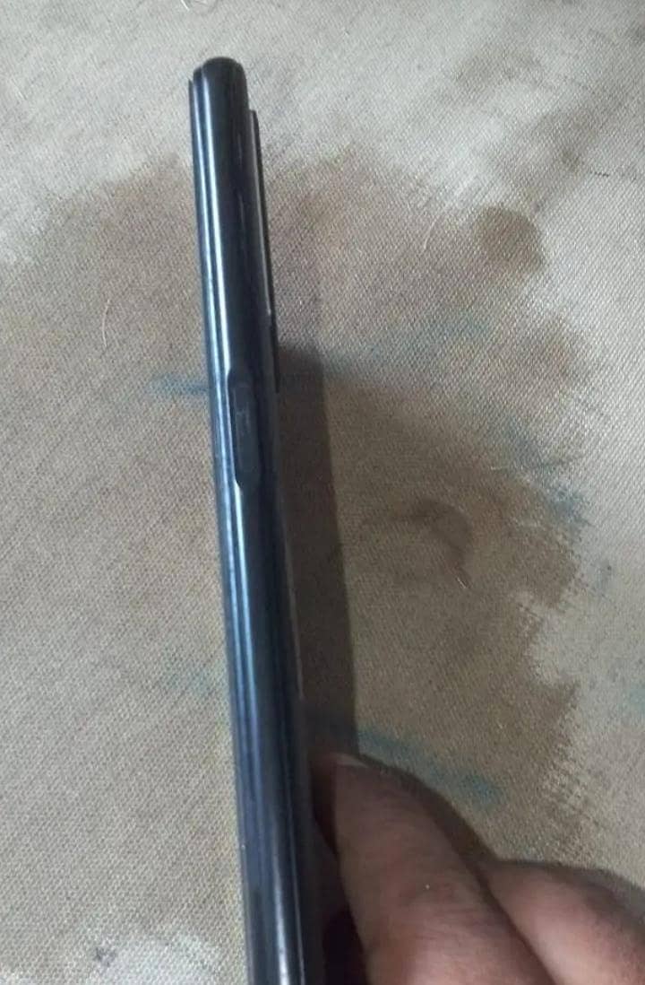 OPPO A76 1