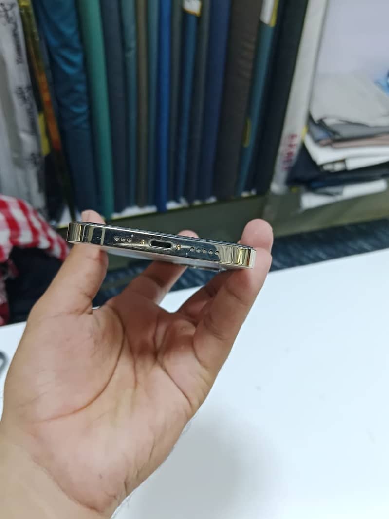 Apple iPhone 12 Pro 6