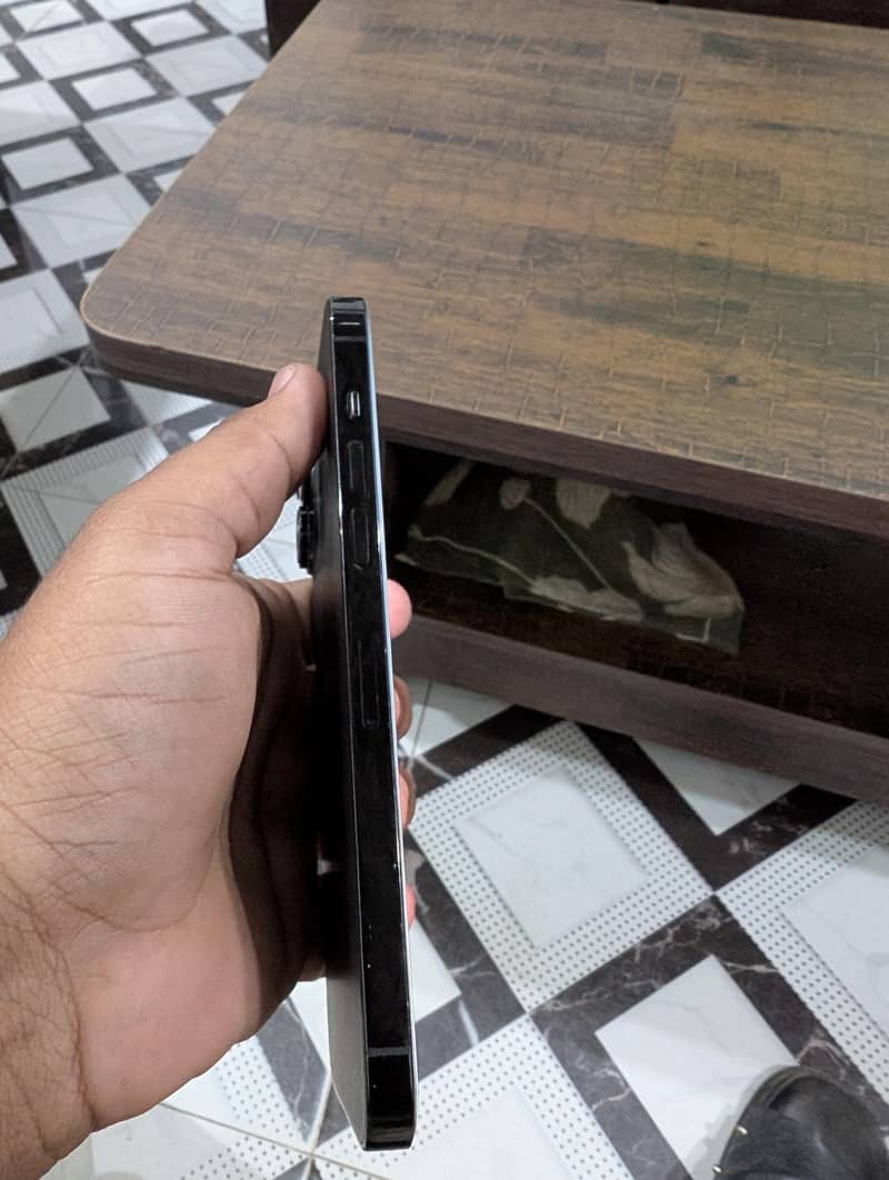 Apple iPhone 14 Pro Max 2