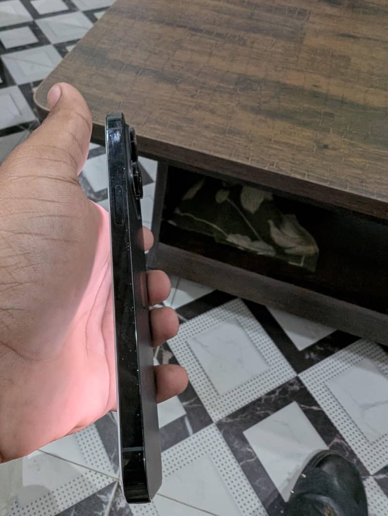 Apple iPhone 14 Pro Max 4