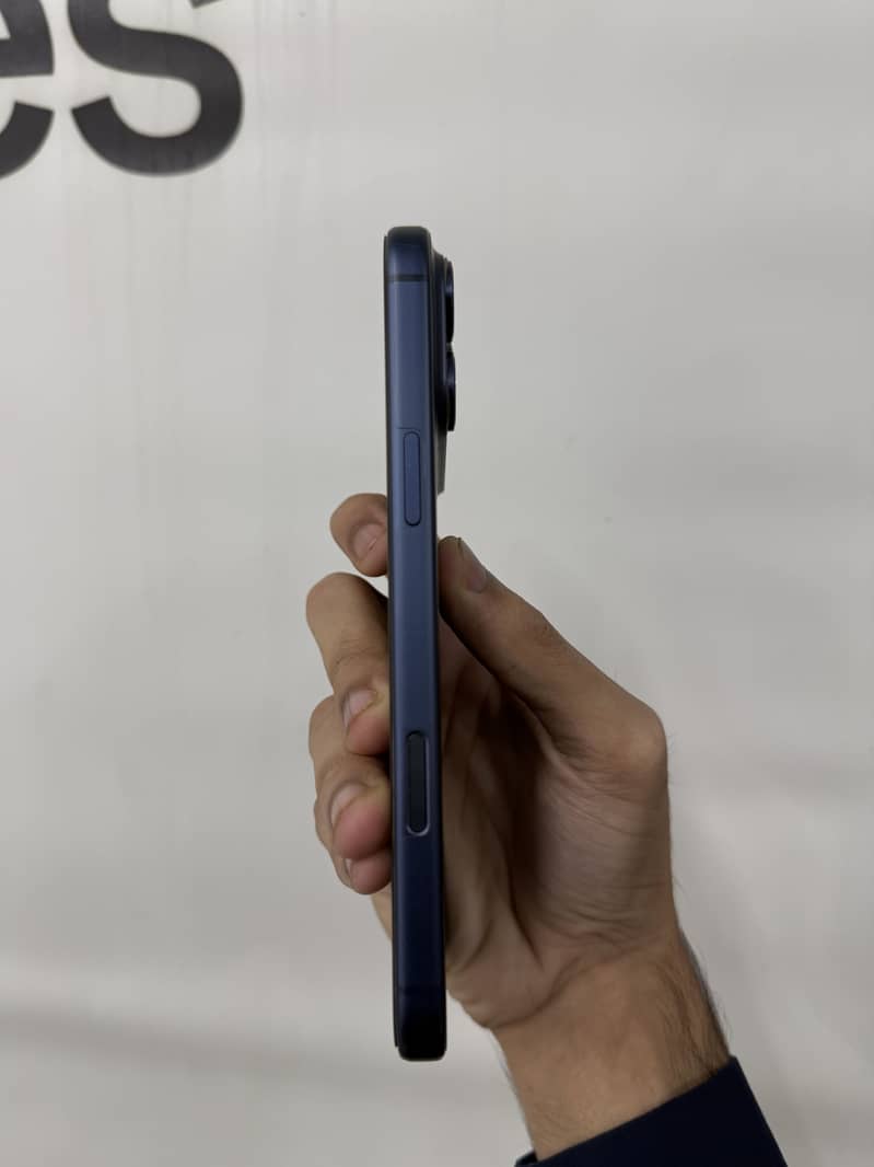 Apple iPhone 17 Pro Max 1