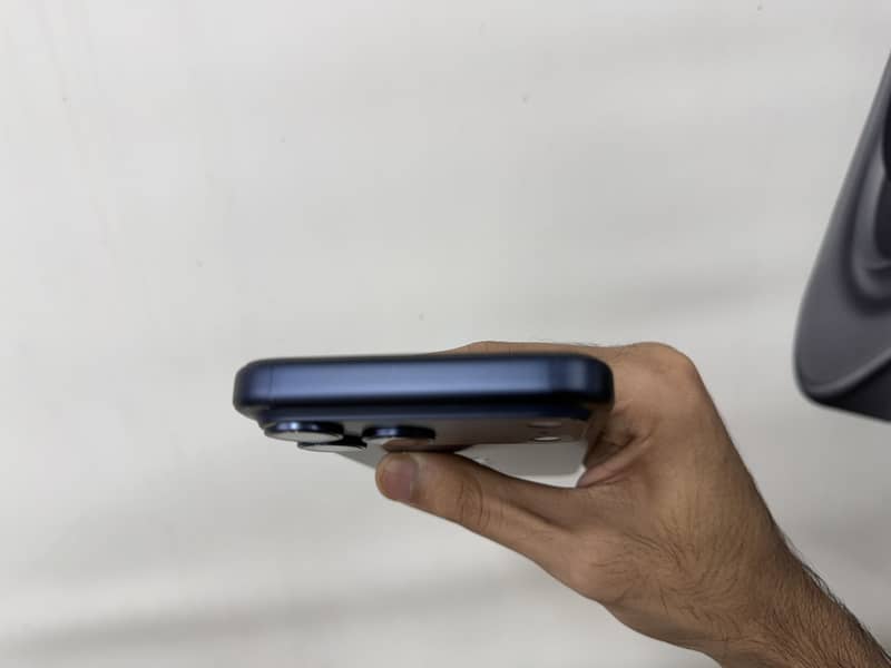 Apple iPhone 17 Pro Max 2