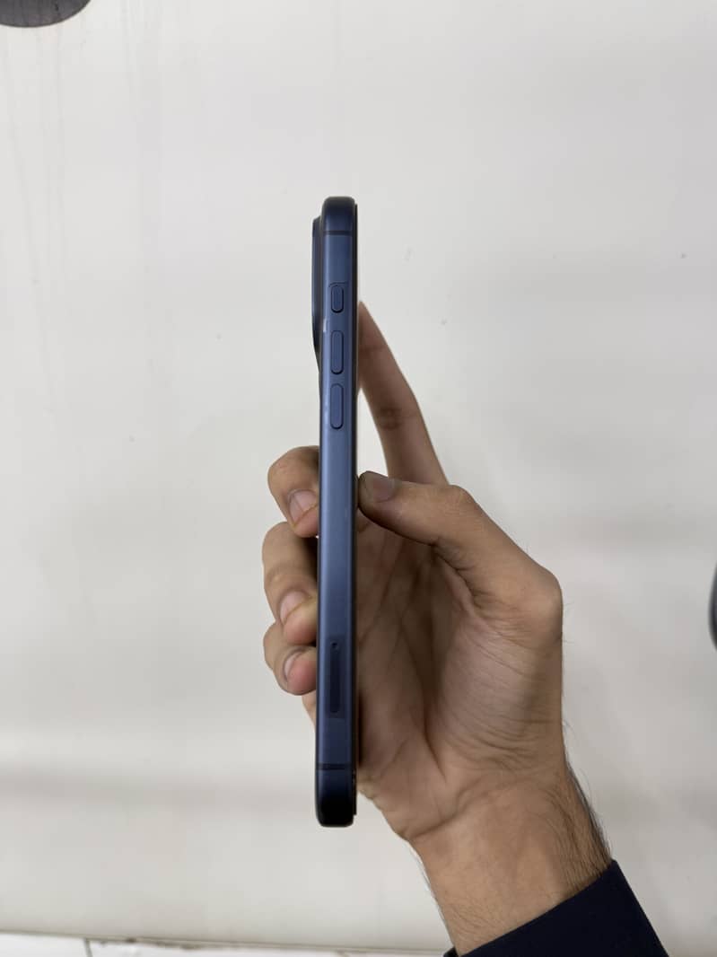 Apple iPhone 17 Pro Max 3