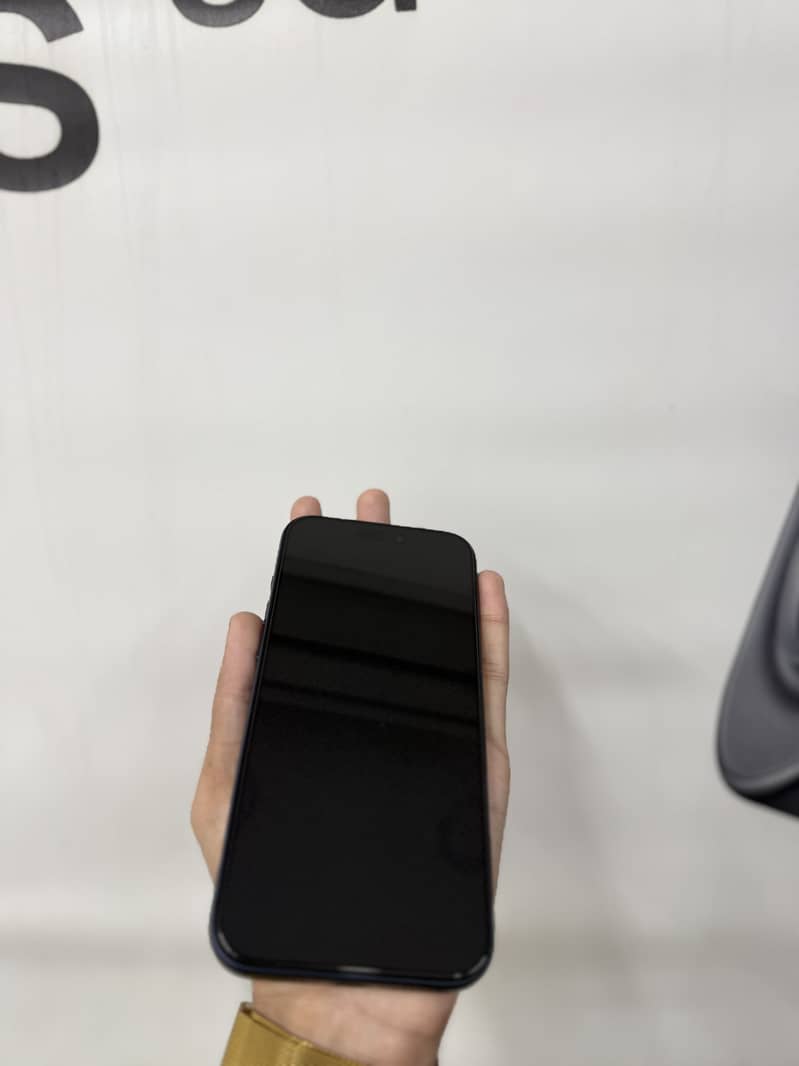 Apple iPhone 17 Pro Max 4