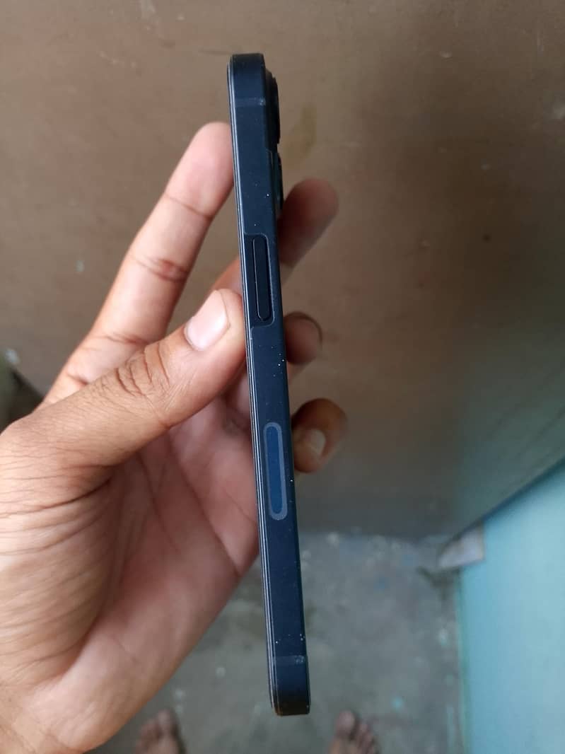 Apple iPhone 13 1