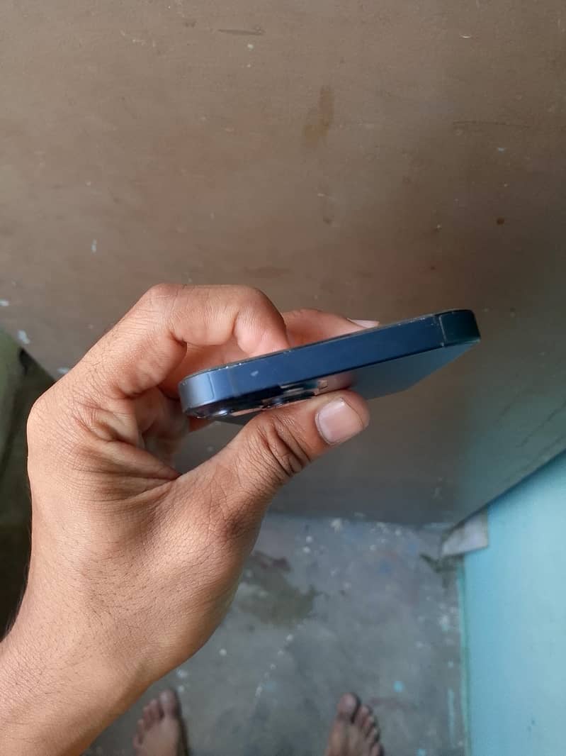 Apple iPhone 13 3