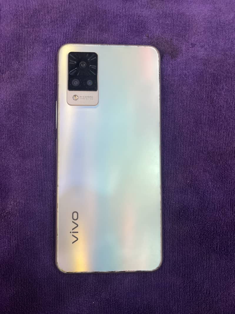 Vivo V21 1
